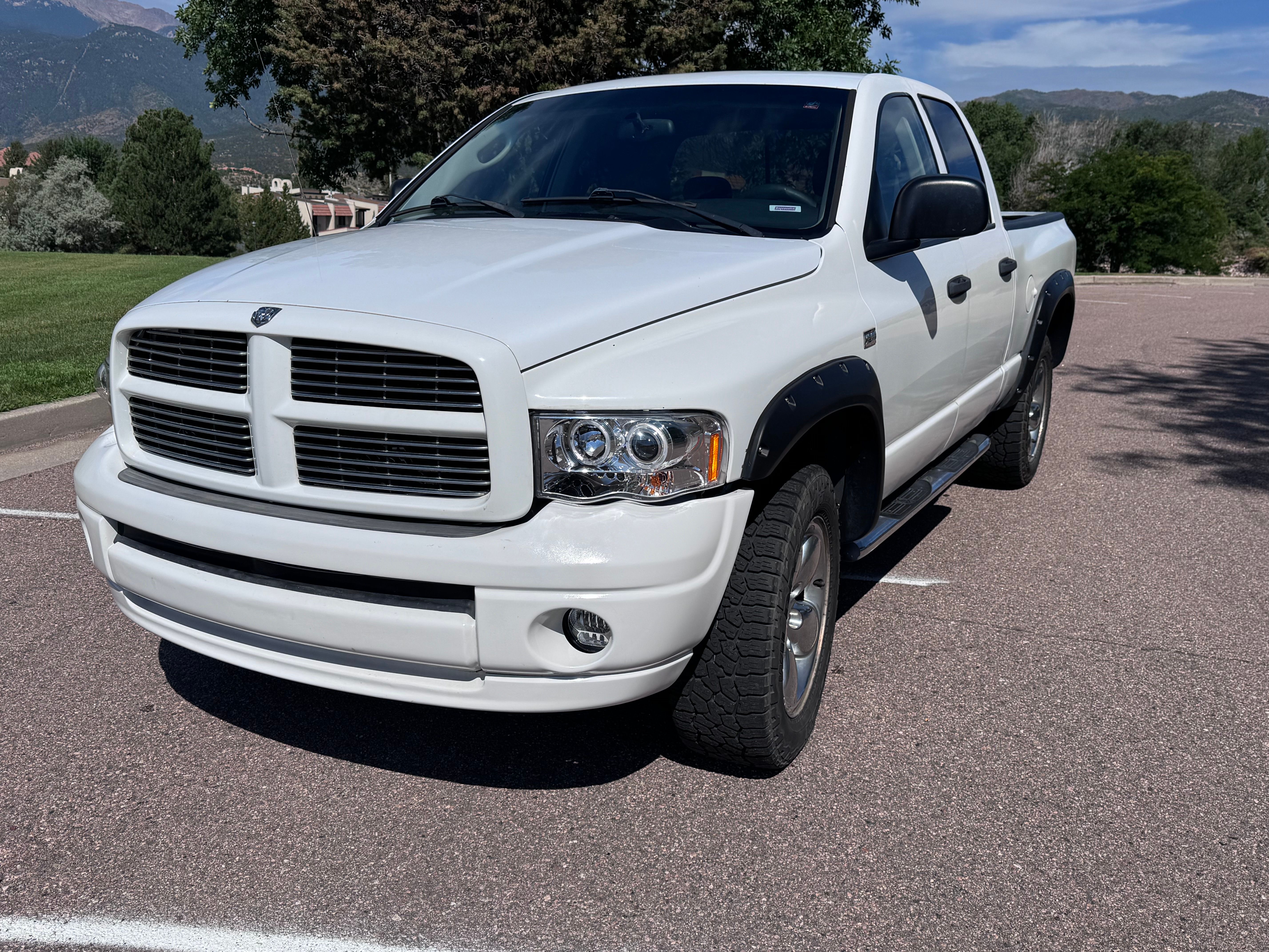 Used 2005 Dodge Ram 1500 Truck SLT AWD/4WD image 1