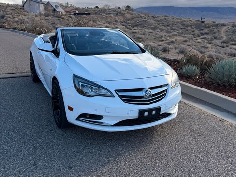 Used 2019 Buick Cascada Premium image 2