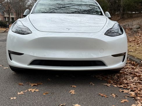 Used 2022 Tesla Model Y Performance image 1