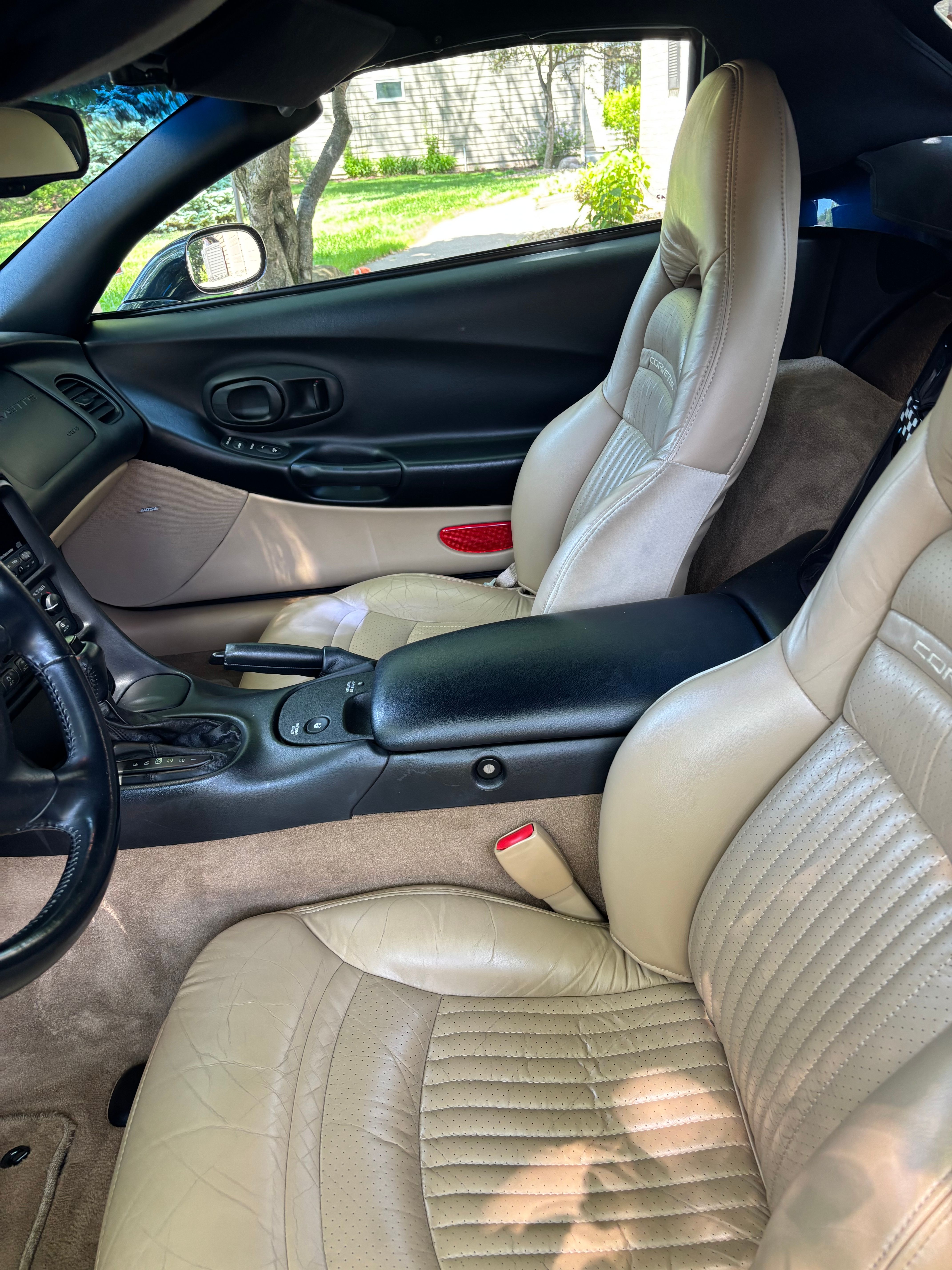Used 2000 Chevrolet Corvette Convertible w/ Performance Handling Pkg RWD image 13