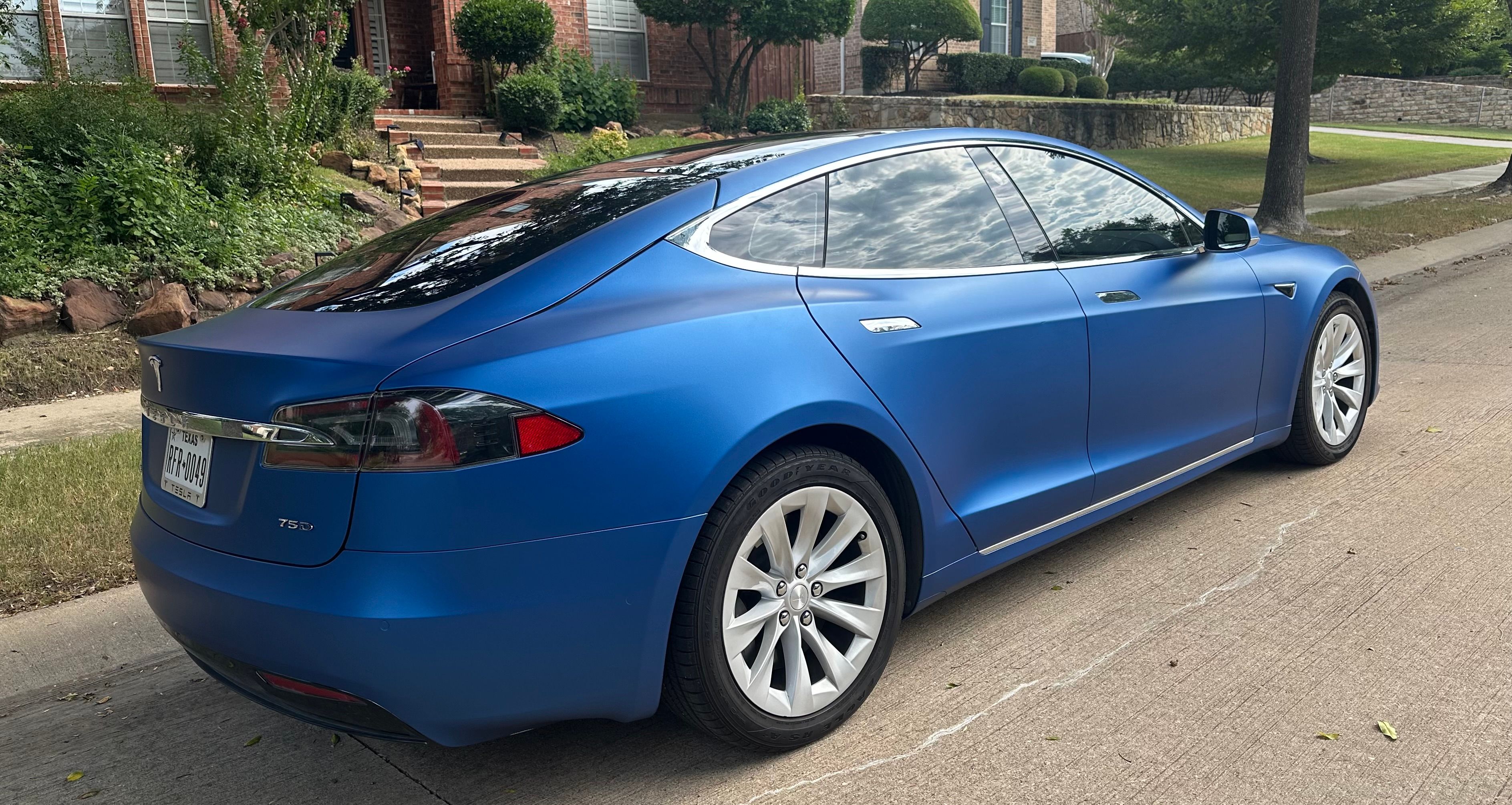 Used 2018 Tesla Model S 75D AWD/4WD image 2
