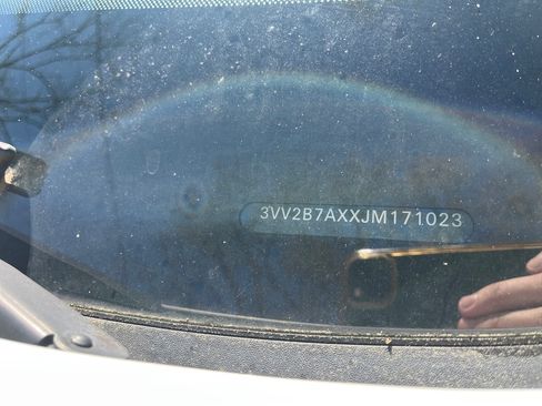 Used 2018 Volkswagen Tiguan SE image 29