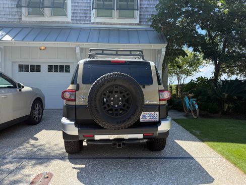 Used 2014 Toyota FJ Cruiser 4WD w/ Upgrade Package image 6