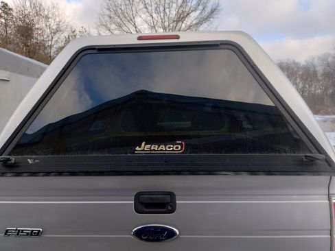 Used 2010 Ford F150 XLT image 9