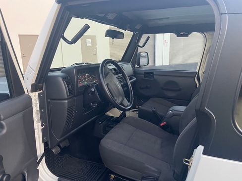 Used 2005 Jeep Wrangler X w/ Tire & Wheel Group (Ecco) image 11