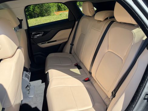 Used 2018 Jaguar F-PACE Premium AWD/4WD image 13