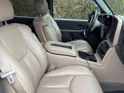 Used 2006 Chevrolet Silverado 3500 LT w/ Heavy-Duty Power Package image 14