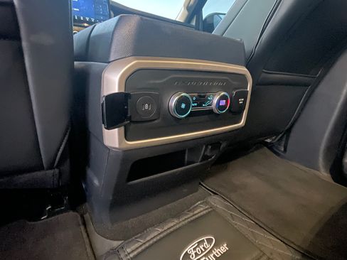 Used 2024 Ford Expedition XLT image 11