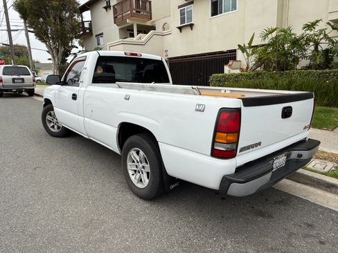 Used 2005 GMC Sierra 1500 W/T RWD image 4