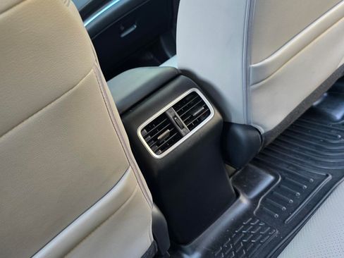 Used 2016 Honda CR-V Touring image 8