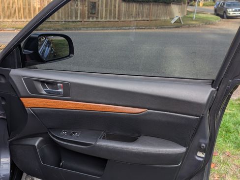 Used 2014 Subaru Outback 3.6R Limited image 13