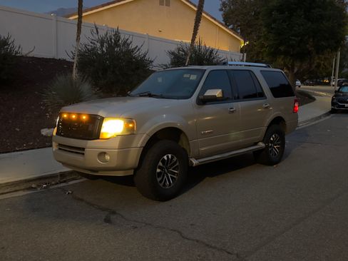 Used 2007 Ford Expedition Limited image 2