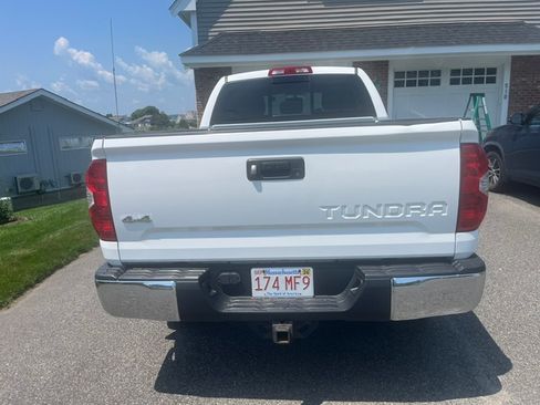 Used 2017 Toyota Tundra SR5 AWD/4WD image 4