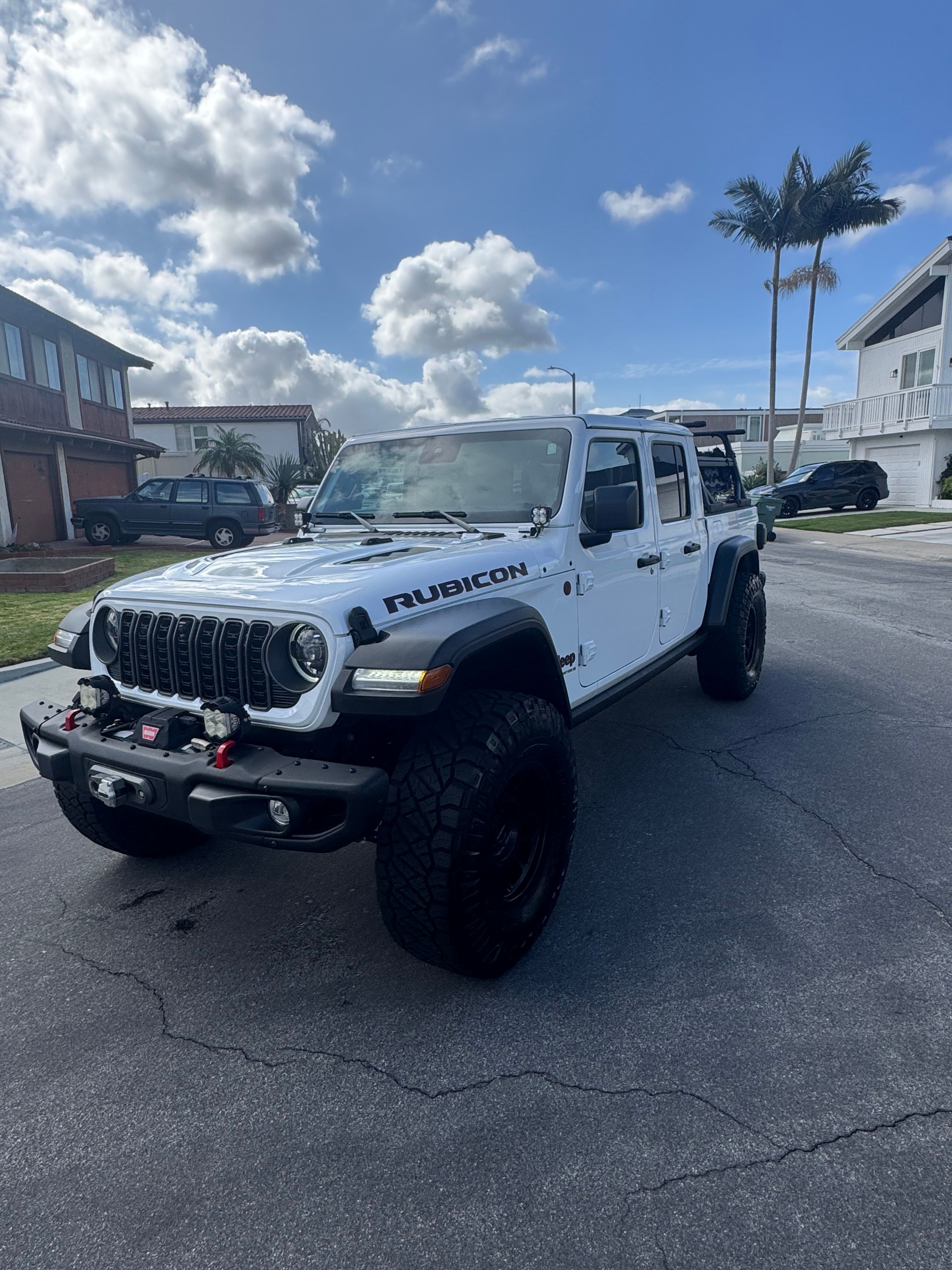Used 2025 Jeep Gladiator Rubicon w/ Safety Group AWD/4WD image 8