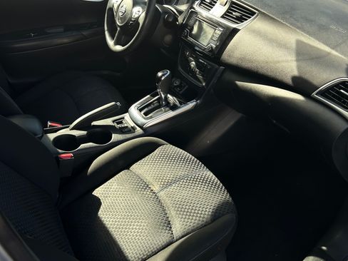 Used 2018 Nissan Sentra SR image 12