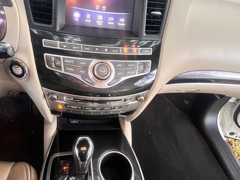 Used 2019 INFINITI QX60 Luxe w/ Essential Package FWD image 5