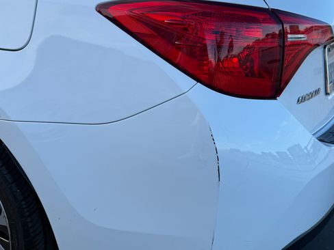 Used 2018 Toyota Corolla SE w/ Carpet Mat Package (TMS) image 6