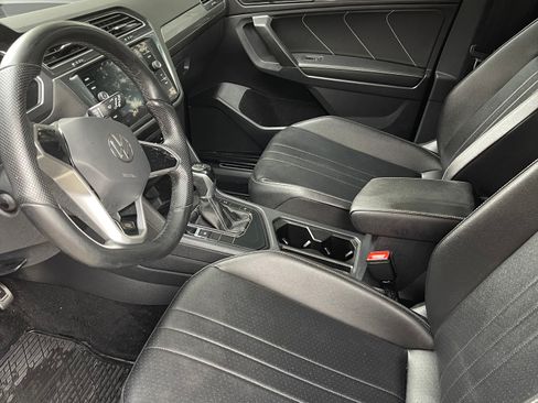 Used 2022 Volkswagen Tiguan SE R-Line image 6