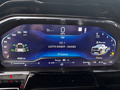 Used 2022 Chevrolet Silverado 1500 LT Trail Boss w/ Protection Package image 13