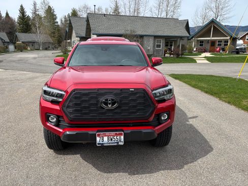 Used 2023 Toyota Tacoma TRD Off-Road image 5