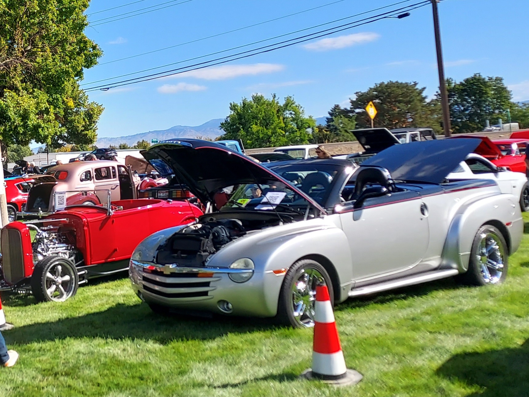Used 2006 Chevrolet SSR w/ Preferred Equipment Group RWD image 1