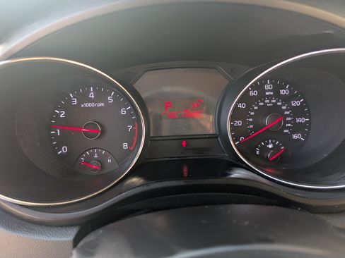 Used 2016 Kia Sedona LX w/ Option Group 020 image 10