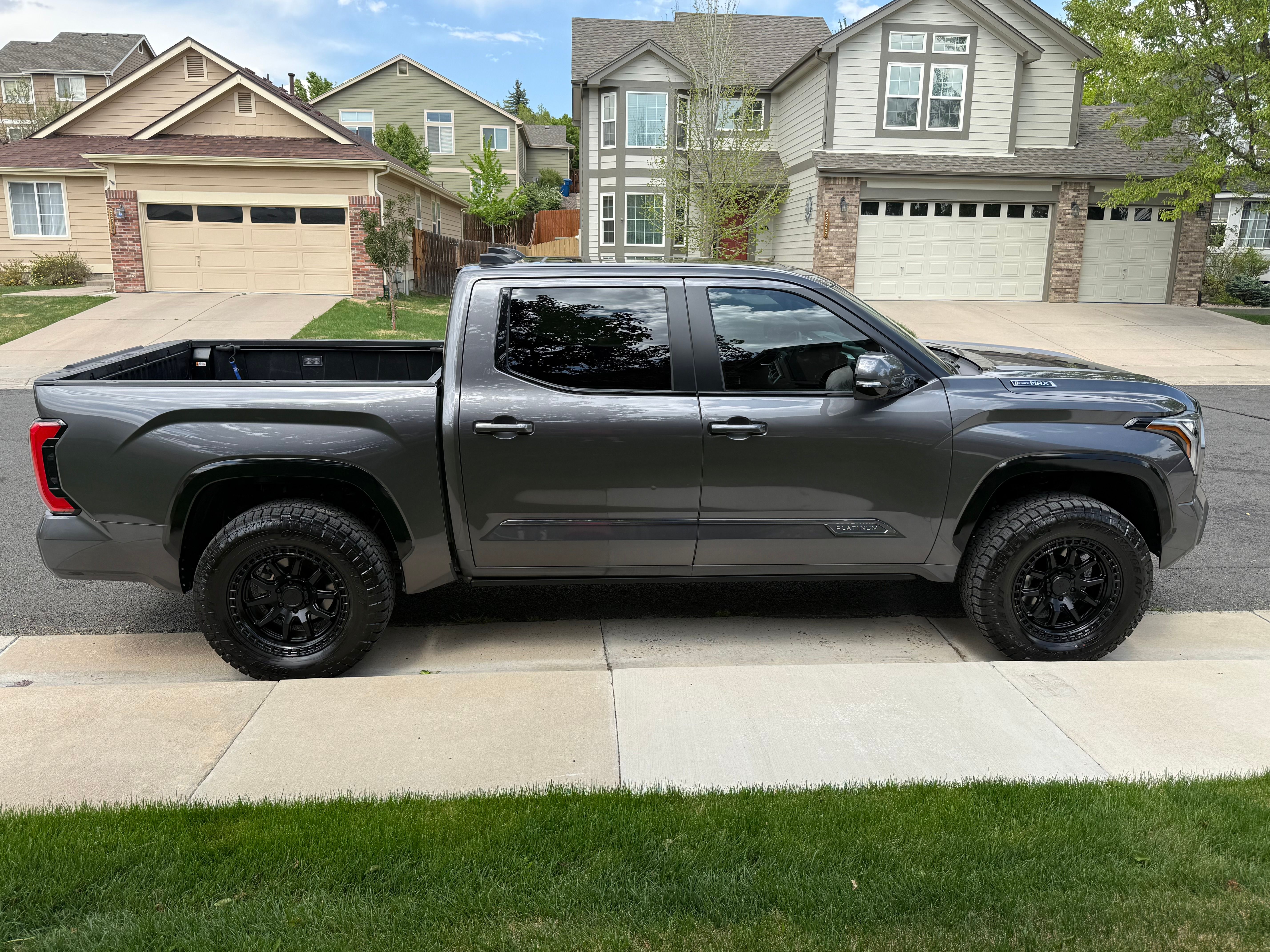 Used 2025 Toyota Tundra Platinum w/ Tow Tech Package AWD/4WD image 1