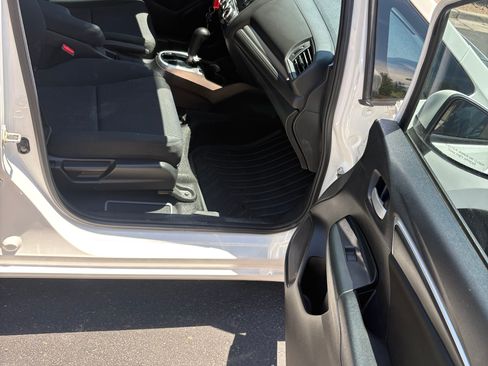 Used 2018 Honda Fit LX image 9