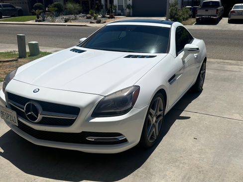 Used 2014 Mercedes-Benz SLK 250 image 4