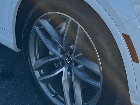 Used 2018 Audi Q7 3.0T Prestige w/ Prestige Package image 9