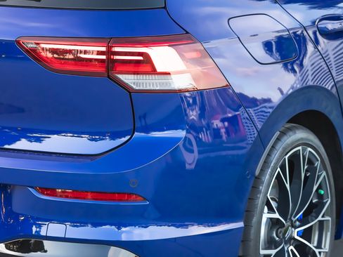 Used 2025 Volkswagen Golf w/ Euro Style Package image 12