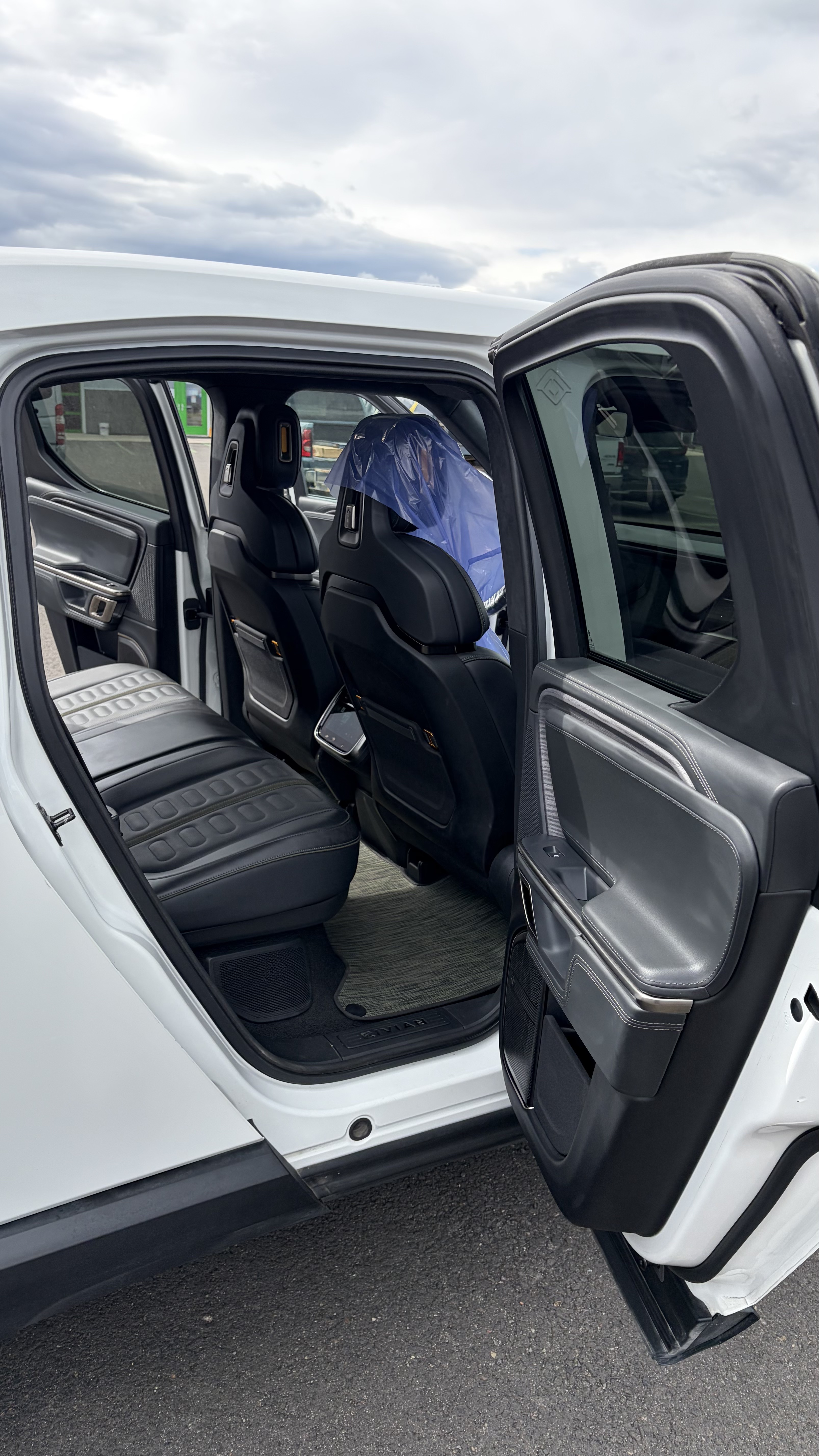 Used 2024 Rivian R1T Adventure Dual AWD/4WD image 14