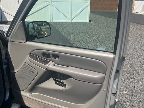 Used 2004 GMC Yukon Denali AWD/4WD image 23