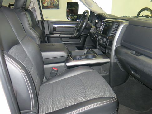 Used 2018 RAM 2500 Big Horn w/ Sport Appearance Group AWD/4WD image 5