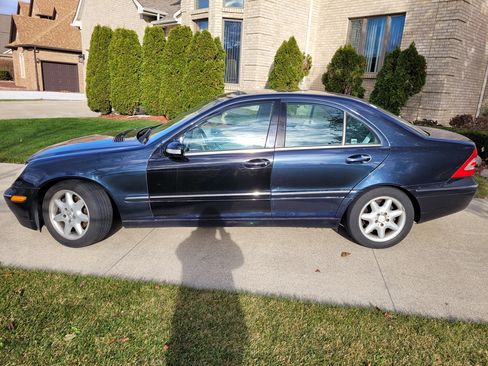 Used 2004 Mercedes-Benz C 240 4MATIC Sedan image 5