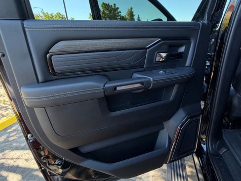 Used 2025 RAM 2500 Limited AWD/4WD image 11