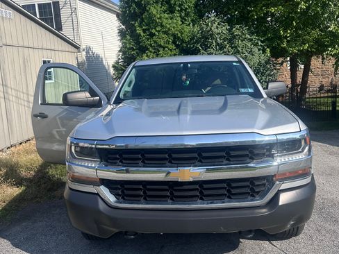 Used 2018 Chevrolet Silverado 1500 W/T w/ WT Convenience Package AWD/4WD image 5