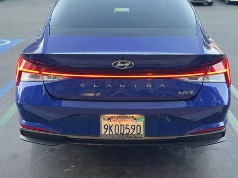 Used 2023 Hyundai Elantra Limited FWD image 4