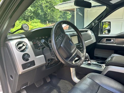 Used 2014 Ford F150 FX4 w/ Equipment Group 402A Luxury AWD/4WD image 9