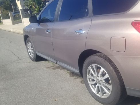 Used 2013 Nissan Pathfinder SV w/ Cargo Pkg image 2