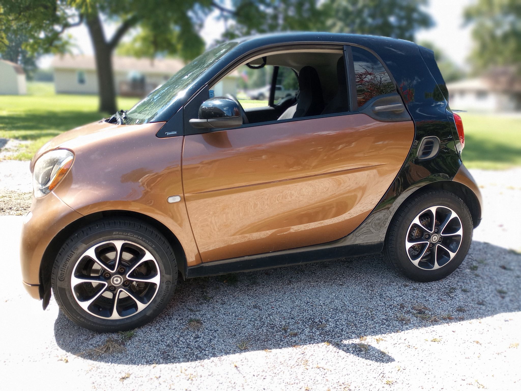 Used 2016 smart fortwo passion RWD image 10