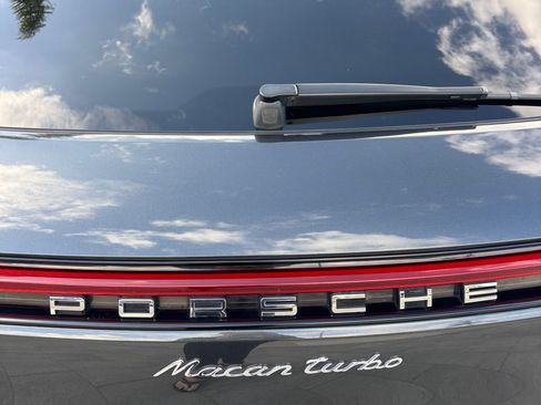 Used 2020 Porsche Macan Turbo image 11