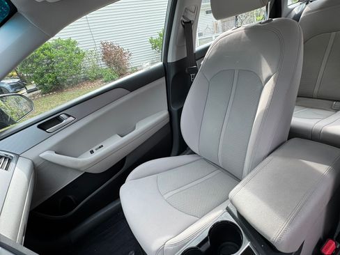 Used 2017 Hyundai Sonata SE FWD image 9