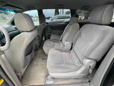 Used 2005 Toyota Sienna LE image 14