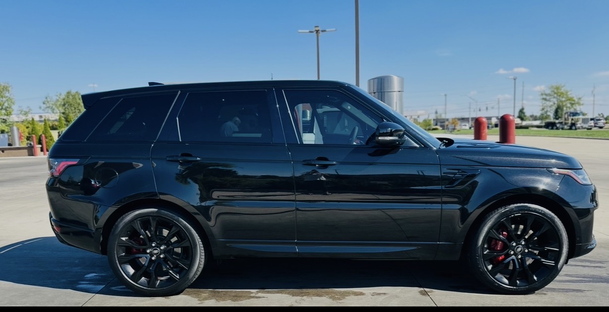 Used 2022 Land Rover Range Rover Sport HST AWD/4WD image 1
