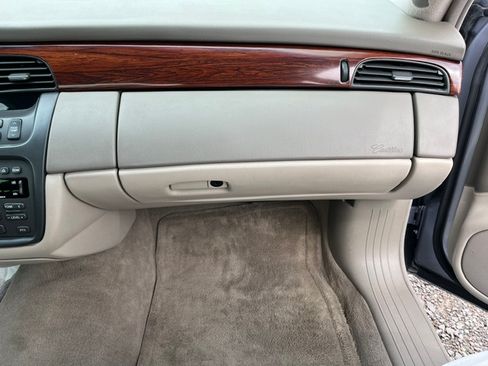 Used 2004 Cadillac De Ville w/ Equipment Group FWD image 22