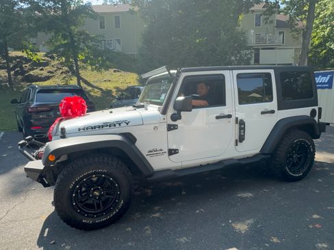 Used 2013 Jeep Wrangler Unlimited Sport image 5