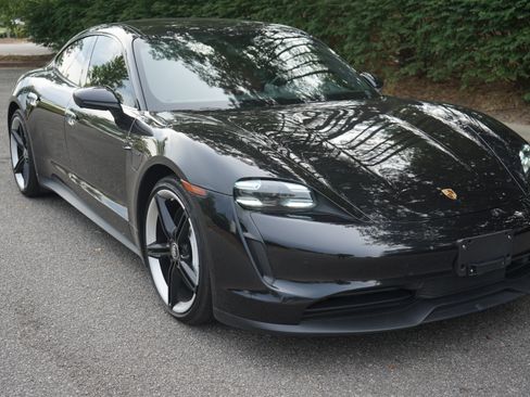 Used 2021 Porsche Taycan 4S AWD/4WD image 2
