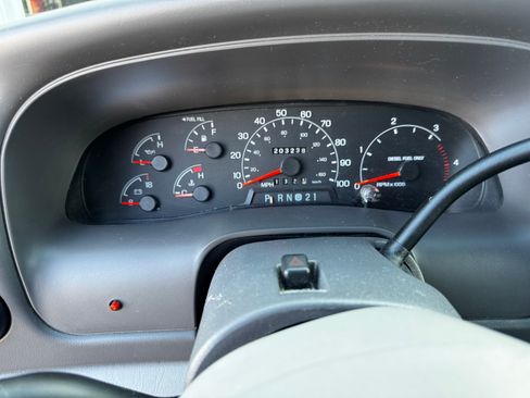 Used 2001 Ford Excursion XLT image 17