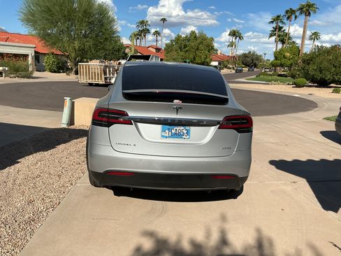 Used 2018 Tesla Model X 100D AWD/4WD image 2
